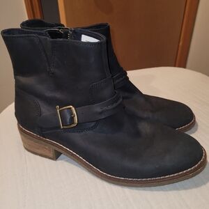 Sperry Black Ankle Boots with Buckle